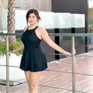 SK02 ชุดว่ายน้ำกระโปรงวันพีชสีดำ ด้านหลังเป็นเส้นไขว้