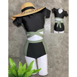 บิกินี่ 2 ชิ้นเสื้อแขนสั้นขอบเขียวมีเชือกผูก+กางเกงขาสั้น ผู้หญิง Lady