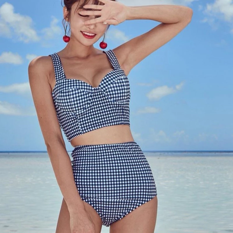 บิกินี่เซ็ต 2 ชิ้น เสื้อสายเดี่ยว กางเกงขาสั้น(สีฟ้าลายตาราง) ผู้หญิง Lady-1