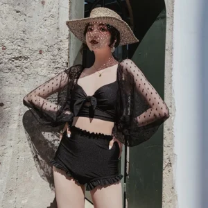 บิกินี่เซ็ต 2 ชิ้นแขนยาว กางเกงขาสั้น(มีขอบ)สีดำ Lady ผู้หญิง เสื้อผ้า